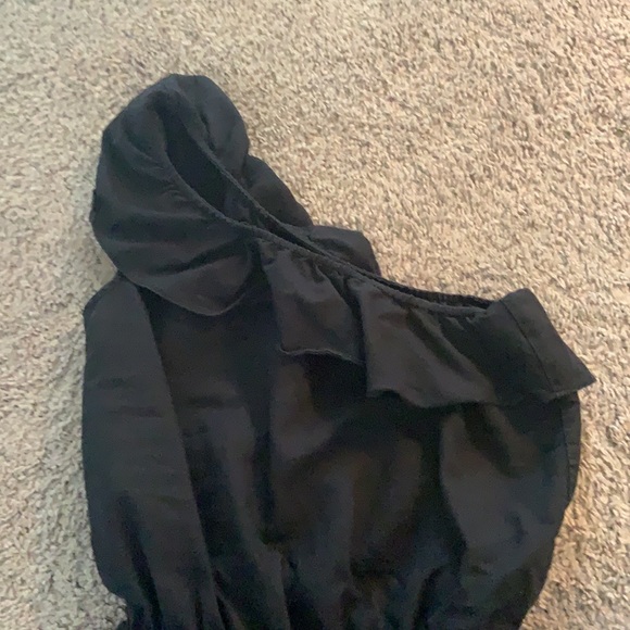 Black one shoulder romper - Picture 2 of 4